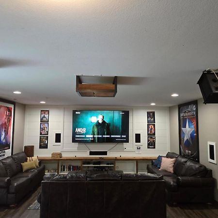 Premier Retreat With Hot Tub, Theater & Pool Table Villa Hollister Exterior photo
