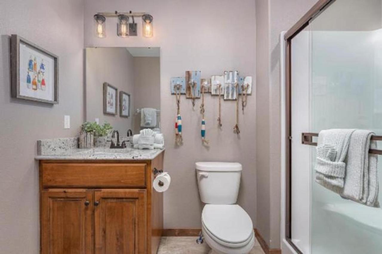 Premier Retreat With Hot Tub, Theater & Pool Table Villa Hollister Exterior photo